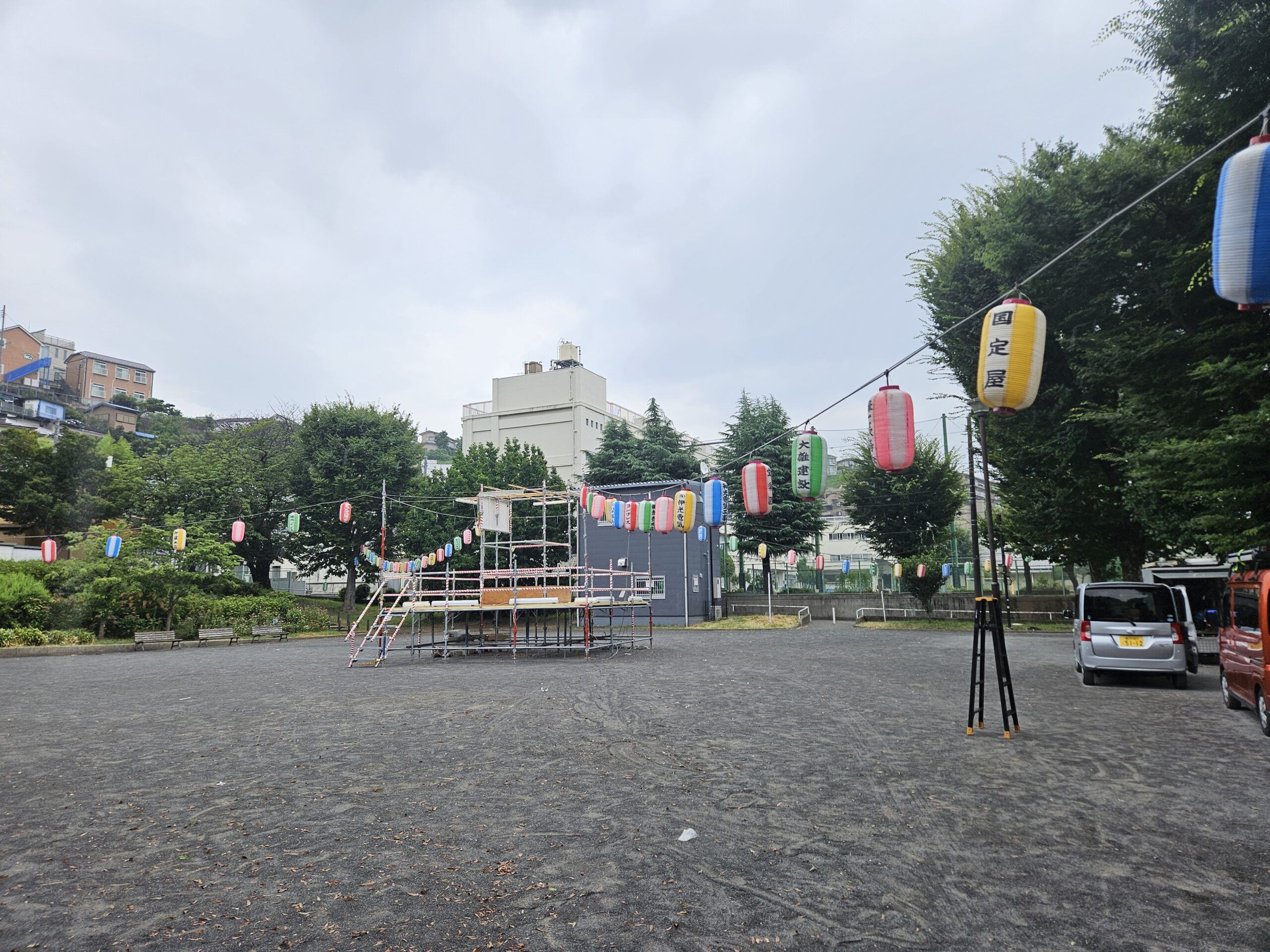 盆踊り　提灯設置　保土ヶ谷区